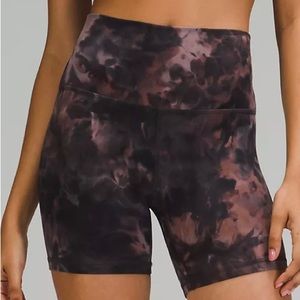 Lulu tie dye align biker shorts